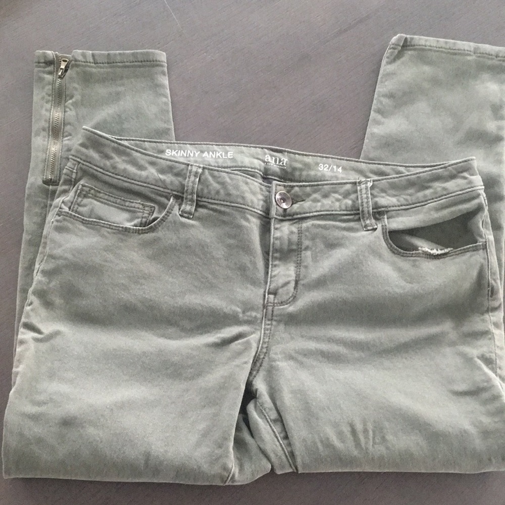 Women’s ana Skinny Zipper Ankle Jean Olive size 14